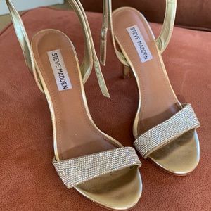 Steve Madden beige heels